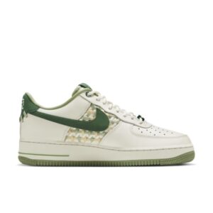 Nike Air Force 1 “Nai-Ke” Surfaces in Green Waves